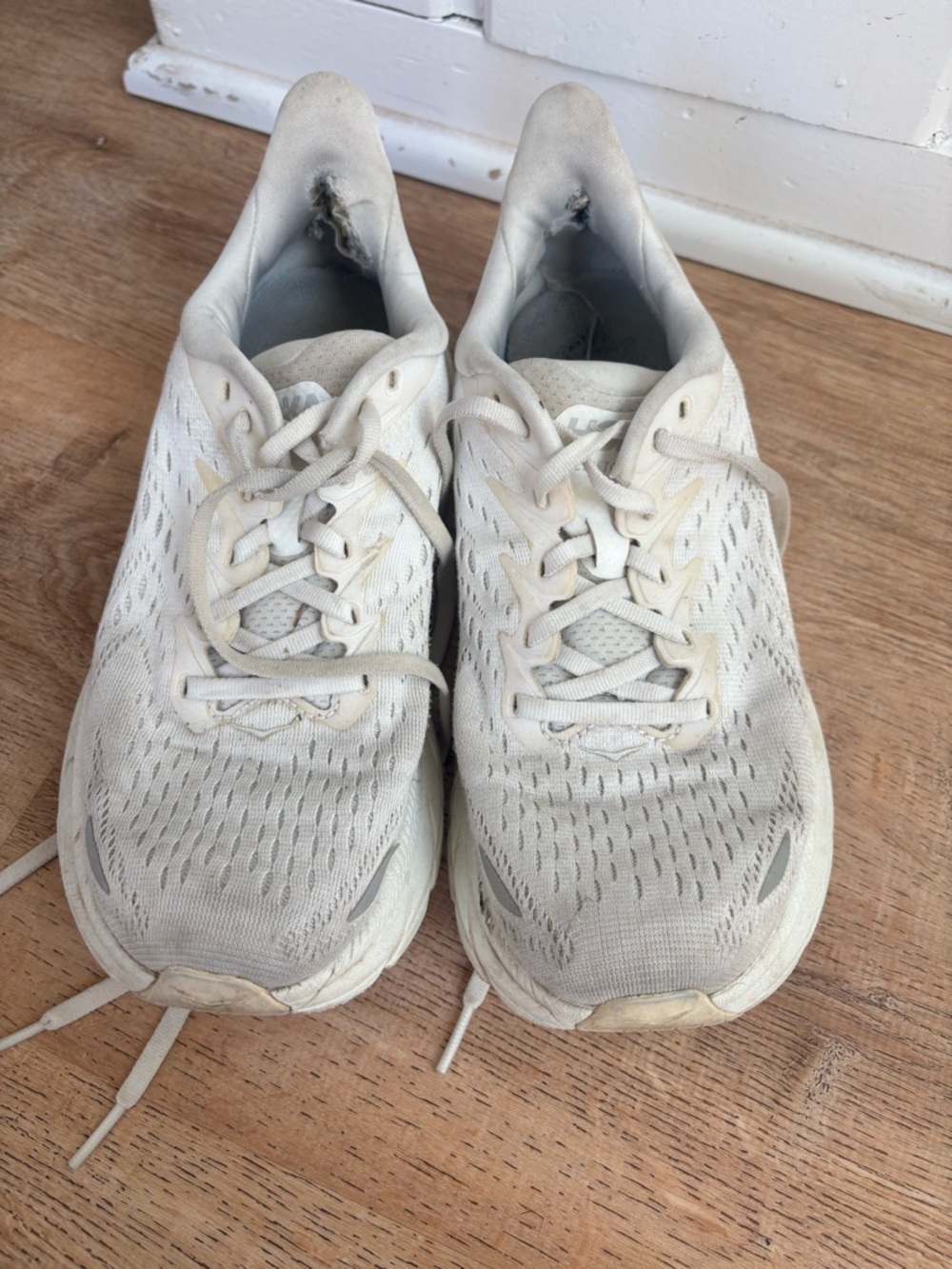 Woman Hoka Shoes